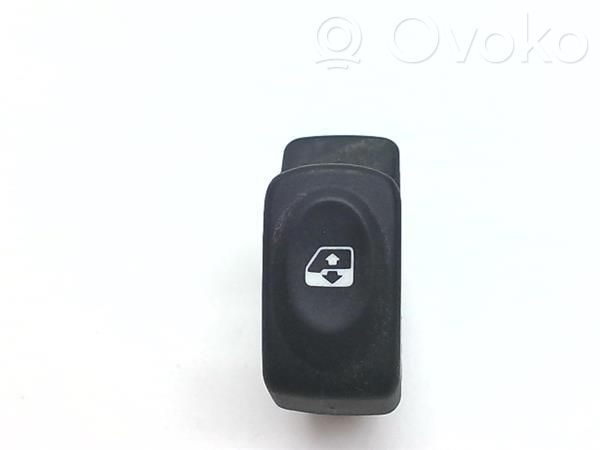 Interruptor del elevalunas eléctrico   8200467793