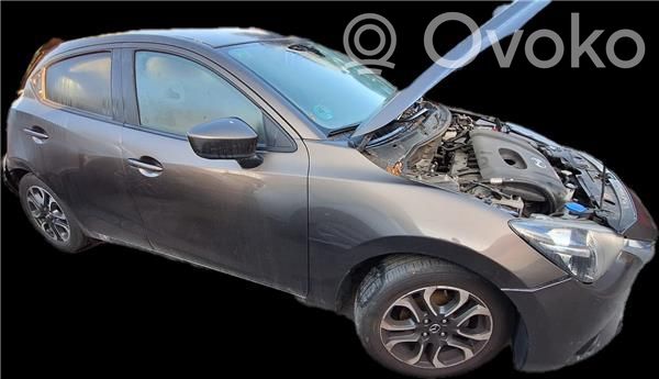 Mazda 2 Крыло 