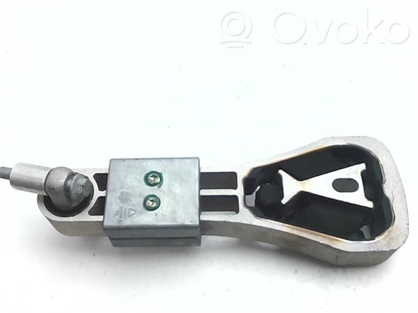 Engine mount bracket   31480552