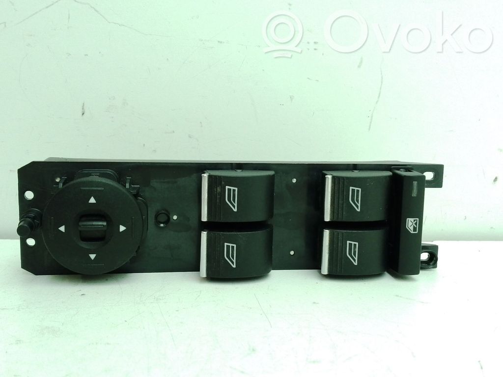 Ford Focus Interruttore di controllo dell’alzacristalli elettrico 