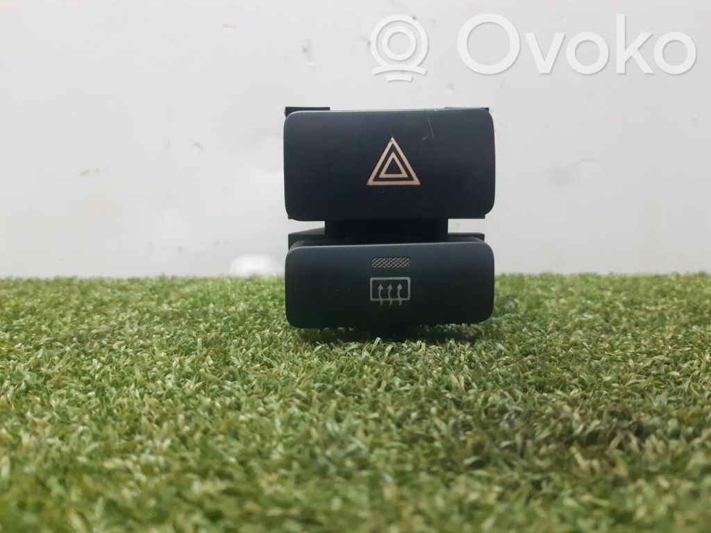 Toyota Corolla E120 E130 Botón interruptor de luz de peligro 