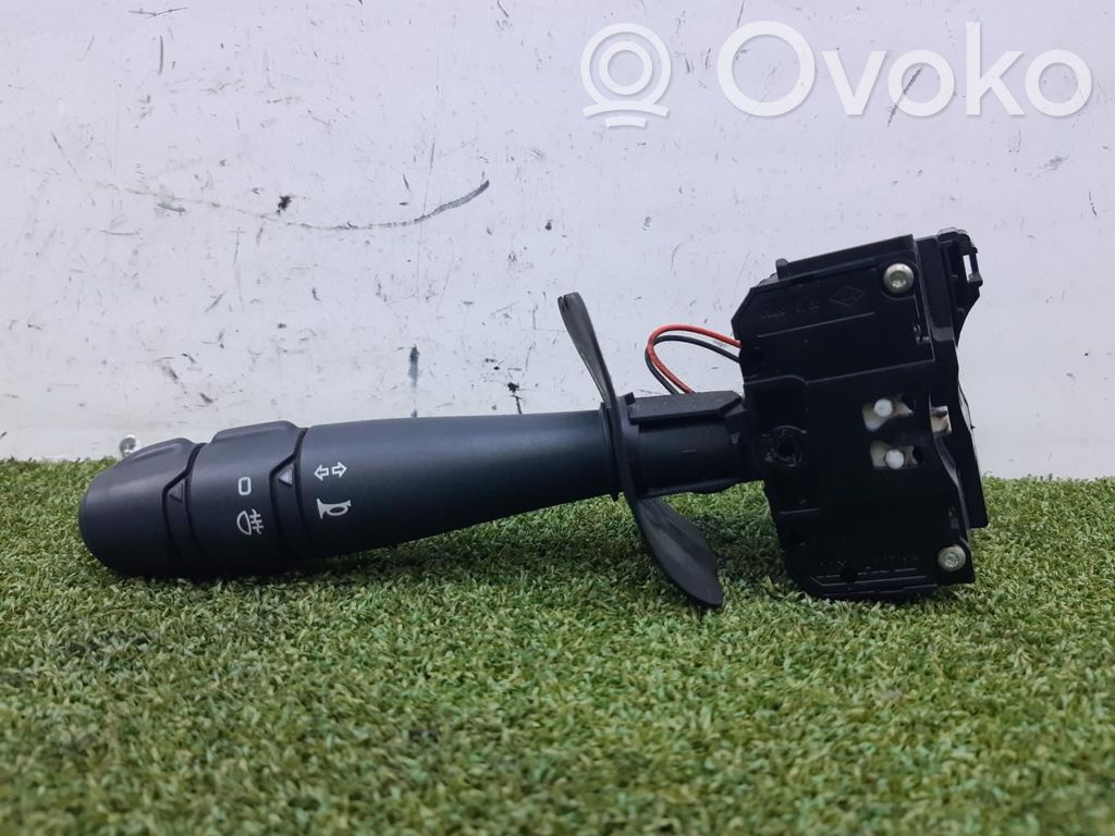 Renault Clio II Interruptor/palanca de limpiador de luz de giro 