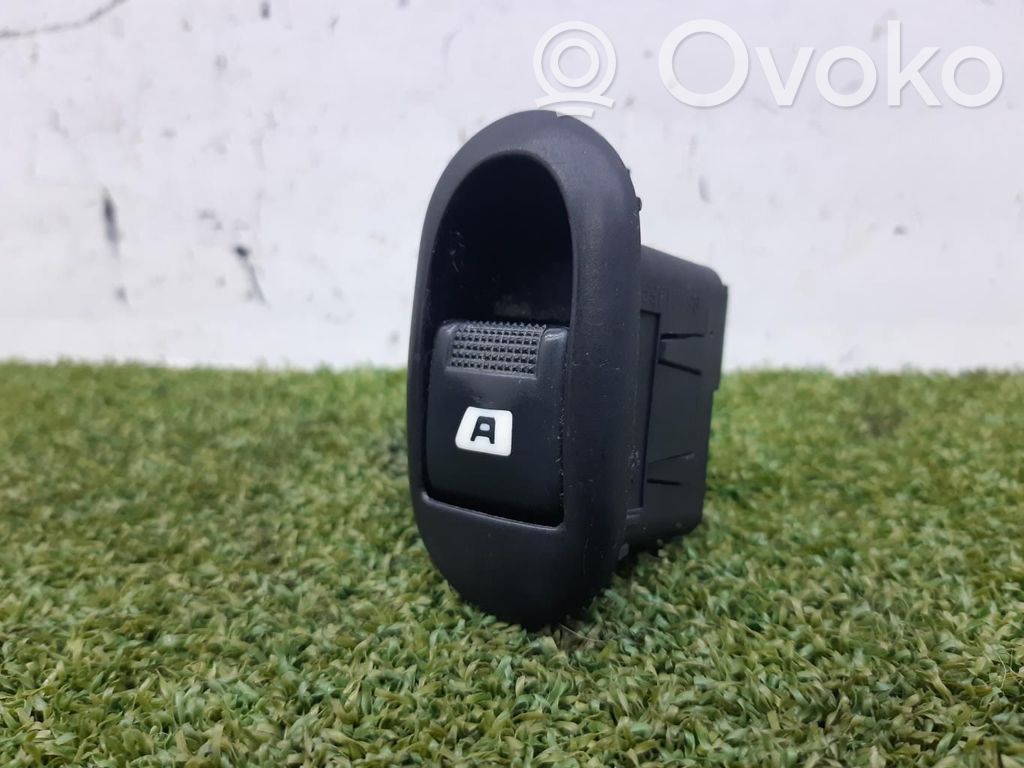 Electric window control switch   96401469XT