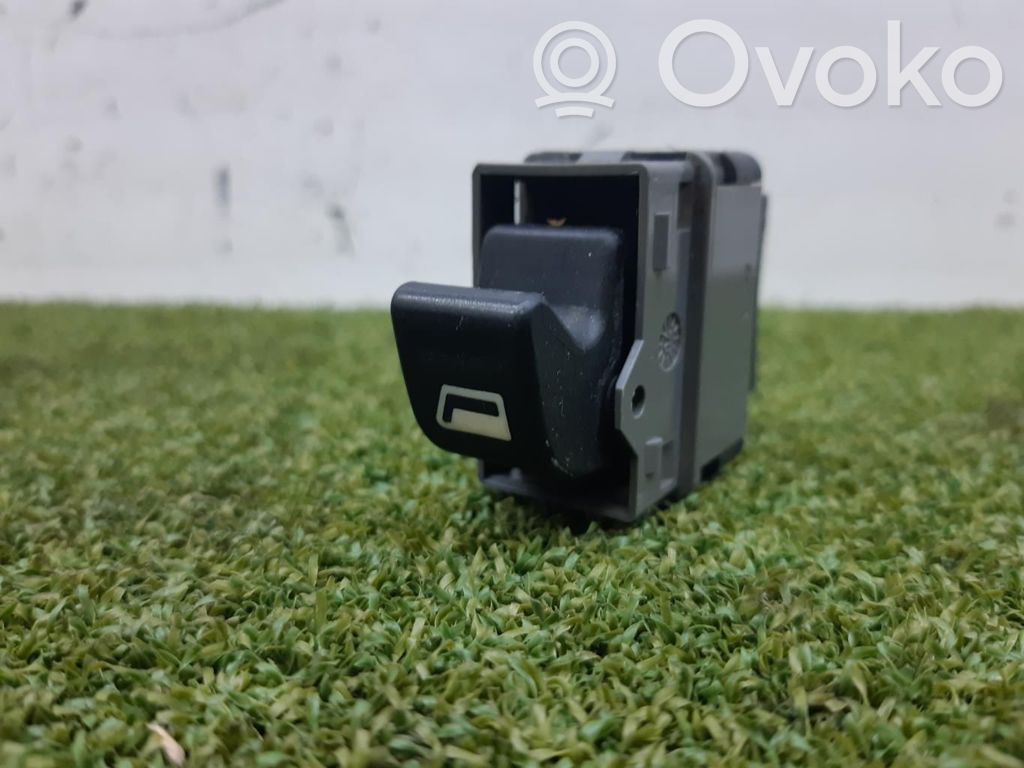 Electric window control switch   A4077