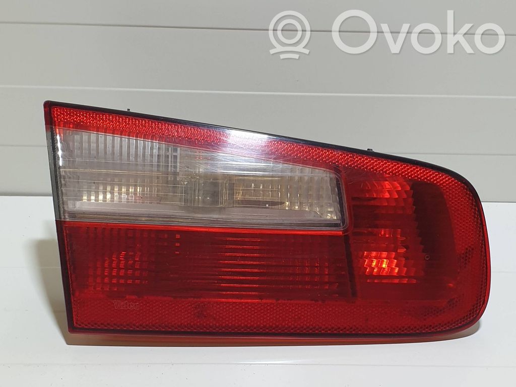 Renault Laguna II Galinis žibintas dangtyje 