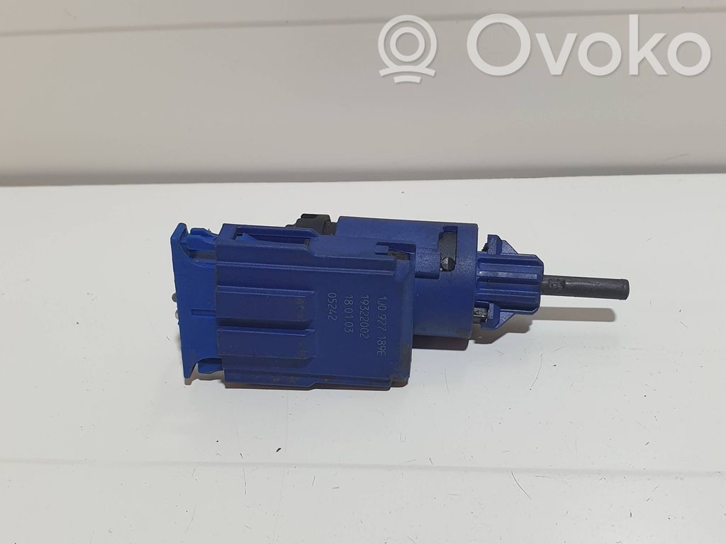 Audi A4 S4 B6 8E 8H Czujnik pedału hamulca / stopu 