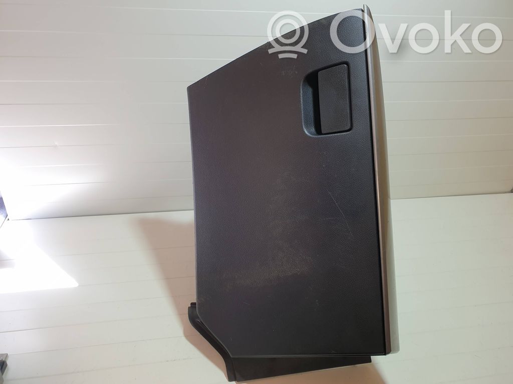 Mazda 3 II Handschuhfach 
