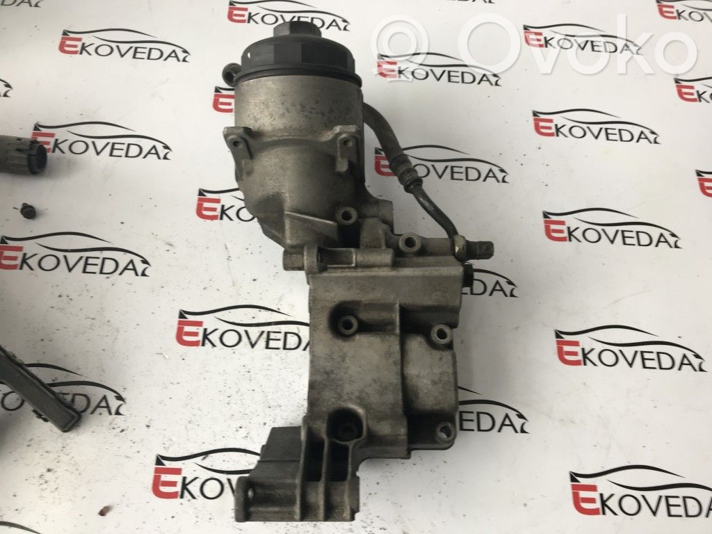 Oil filter mounting bracket   6750330