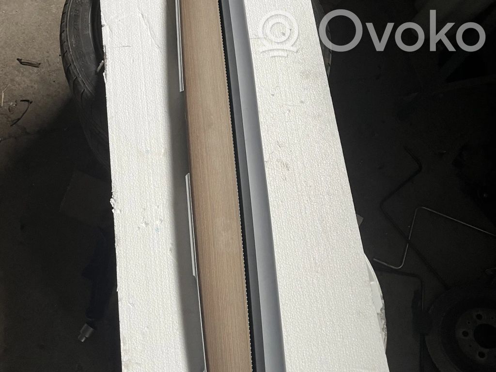 Tesla Model 3 Dekoratyvinė apdailos juostelė 