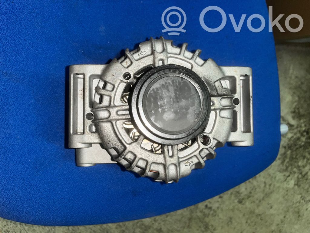 Opel Astra J Alternator 
