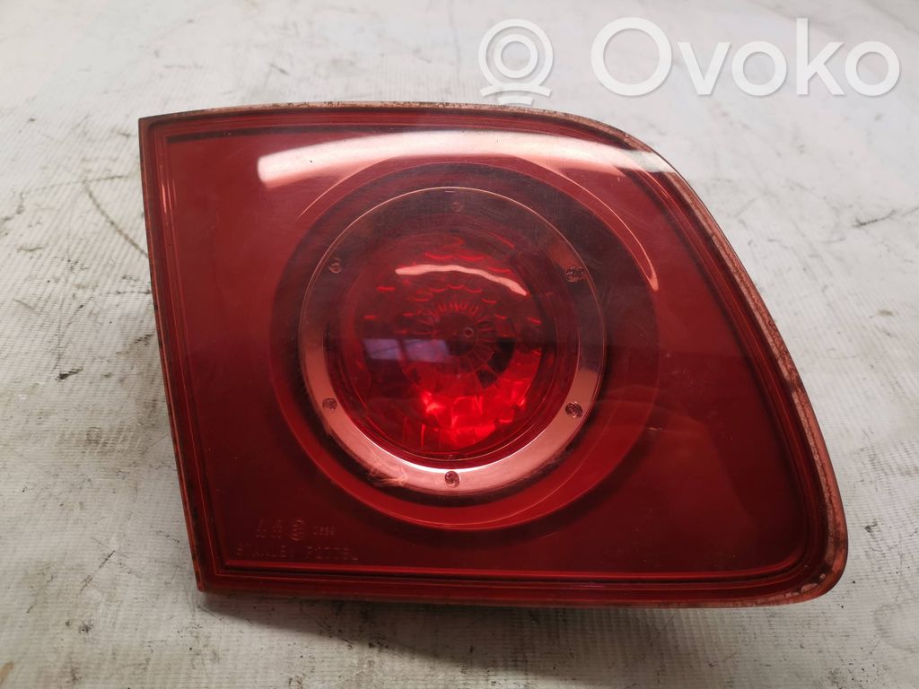 Mazda 3 I Galinis žibintas dangtyje 
