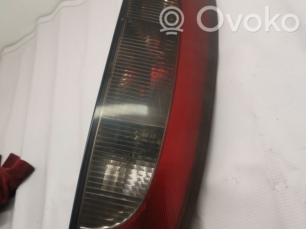 Opel Corsa C Задний фонарь в кузове 