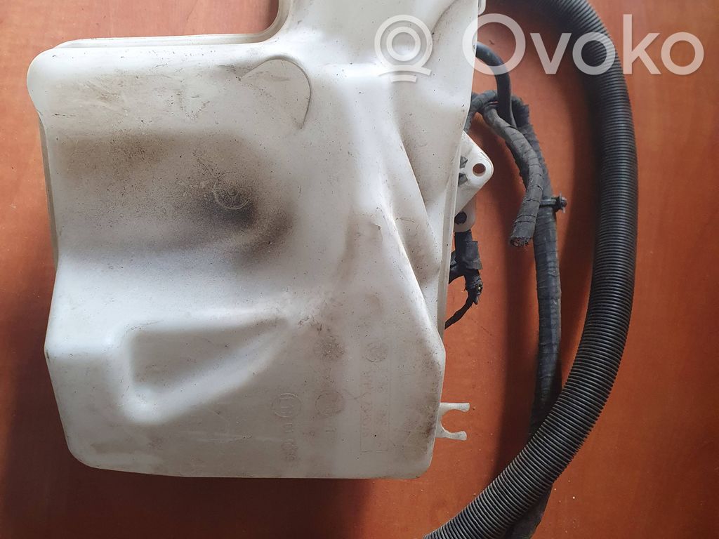 BMW 5 E60 E61 Langų skysčio bakelis 