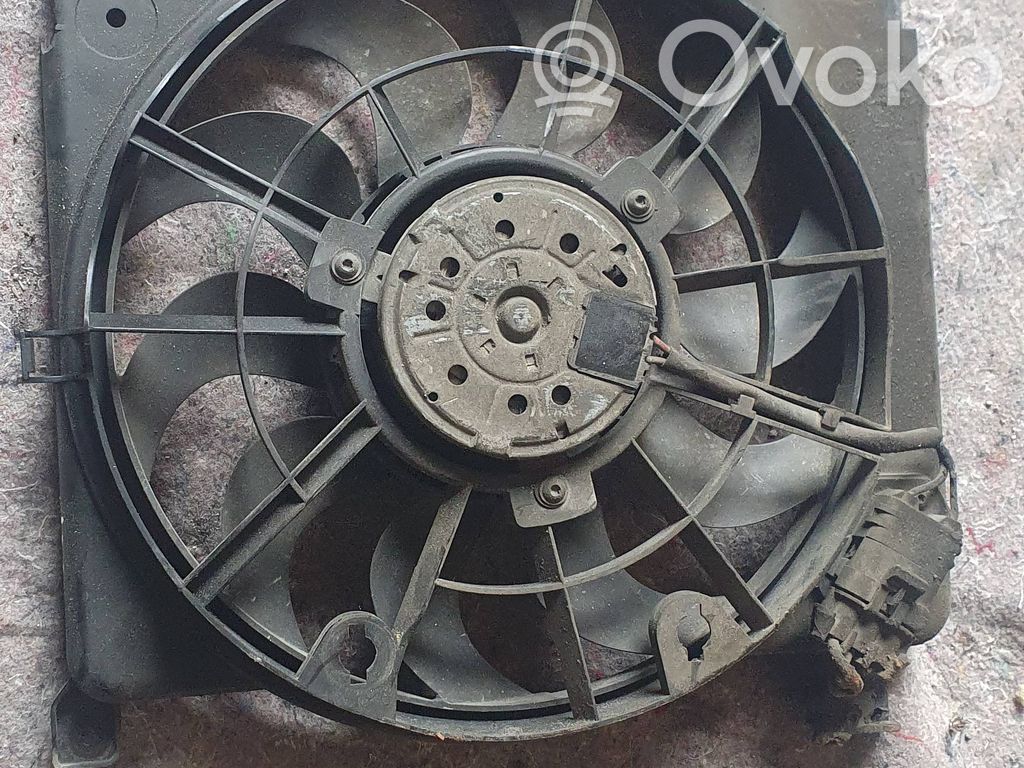 Opel Zafira B Elektryczny wentylator chłodnicy 
