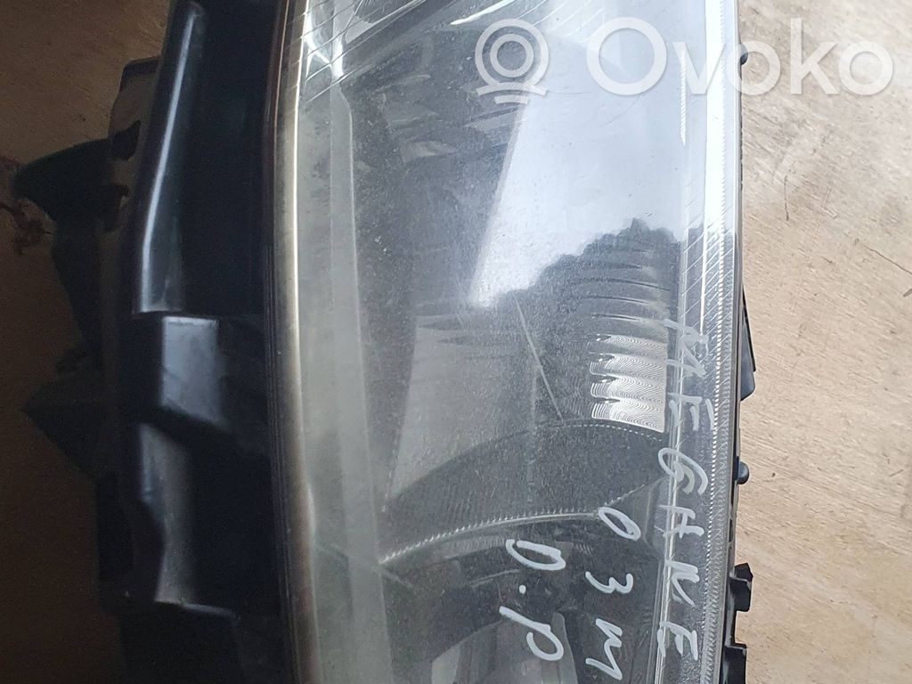 Renault Megane II Lampa przednia 