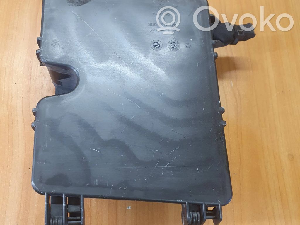 Ramka / Moduł bezpieczników   3D0937128