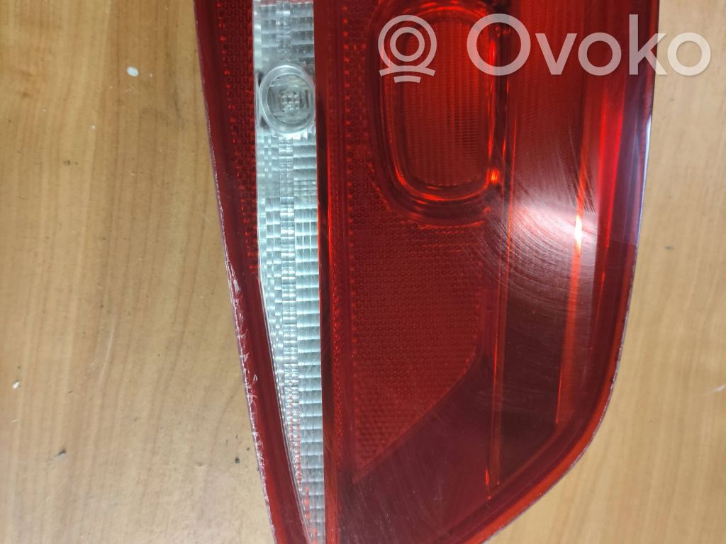 Volkswagen PASSAT B7 Lampa tylna 
