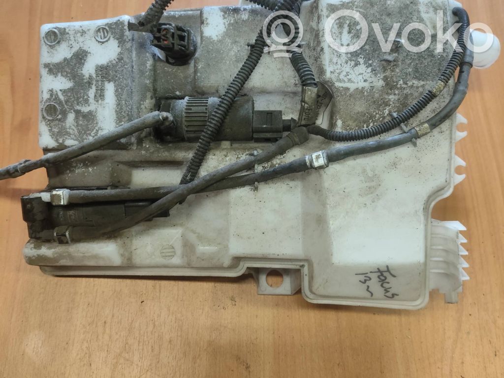 Ford Focus Windshield washer fluid reservoir/tank 