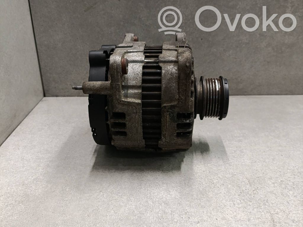 Volkswagen PASSAT B7 Alternator 