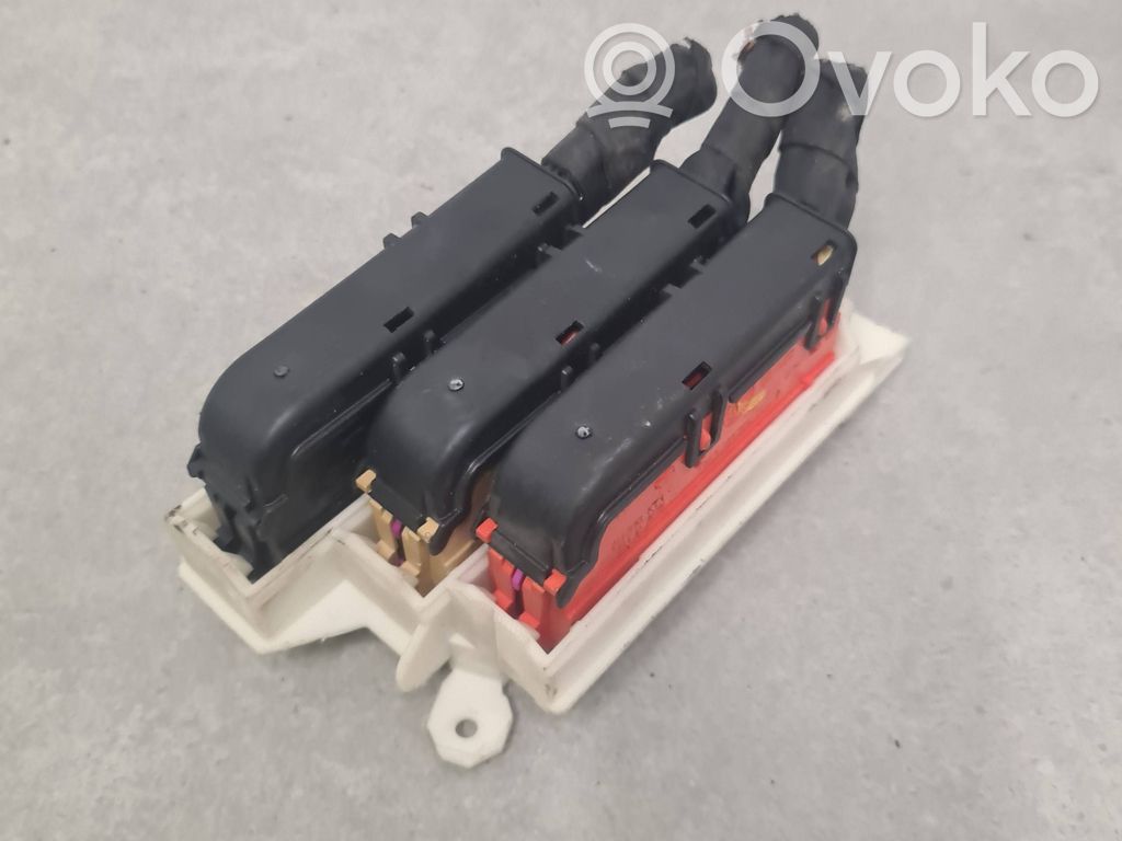 Sulakemoduuli   4F1941824B