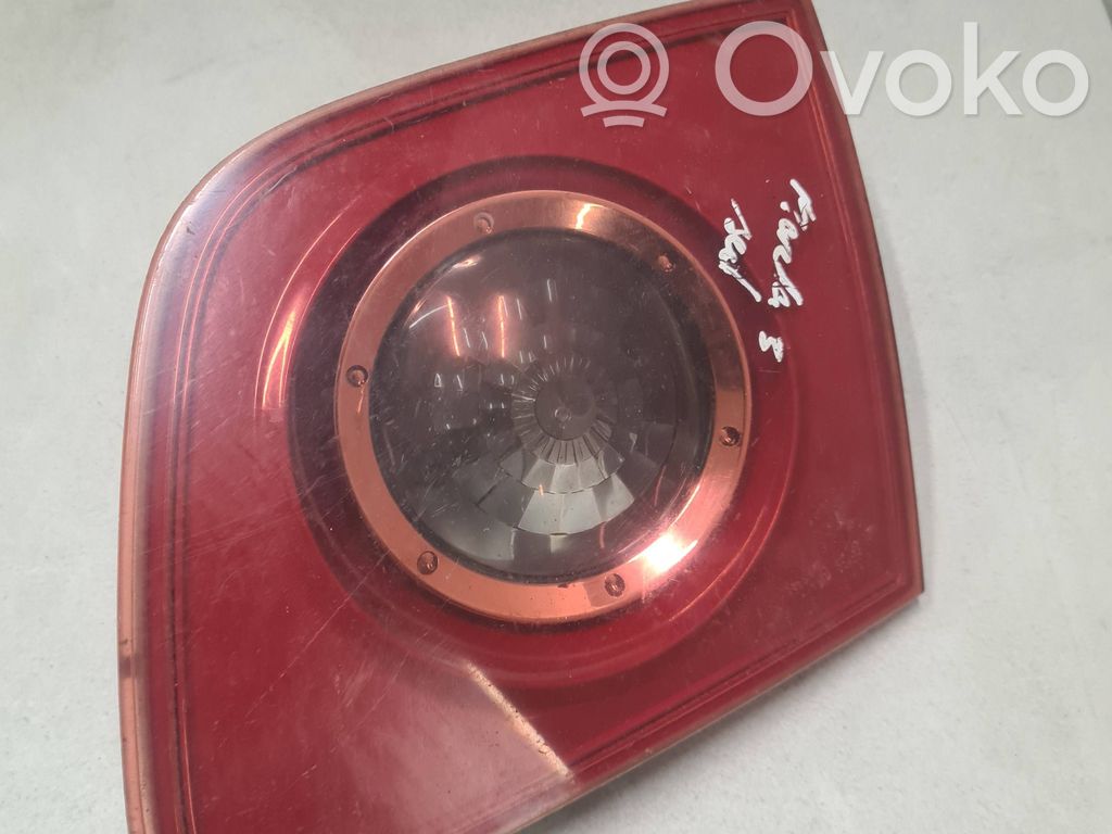 Mazda 3 I Takaluukun takavalot 