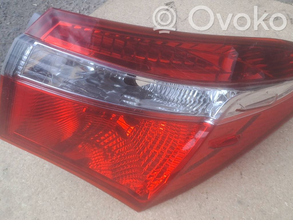 Toyota Corolla E160 E170 Galinis žibintas kėbule 