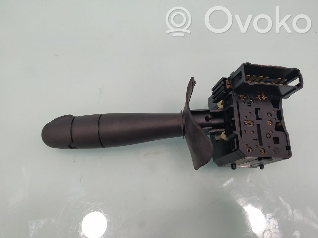 Dacia Sandero Wiper control stalk 