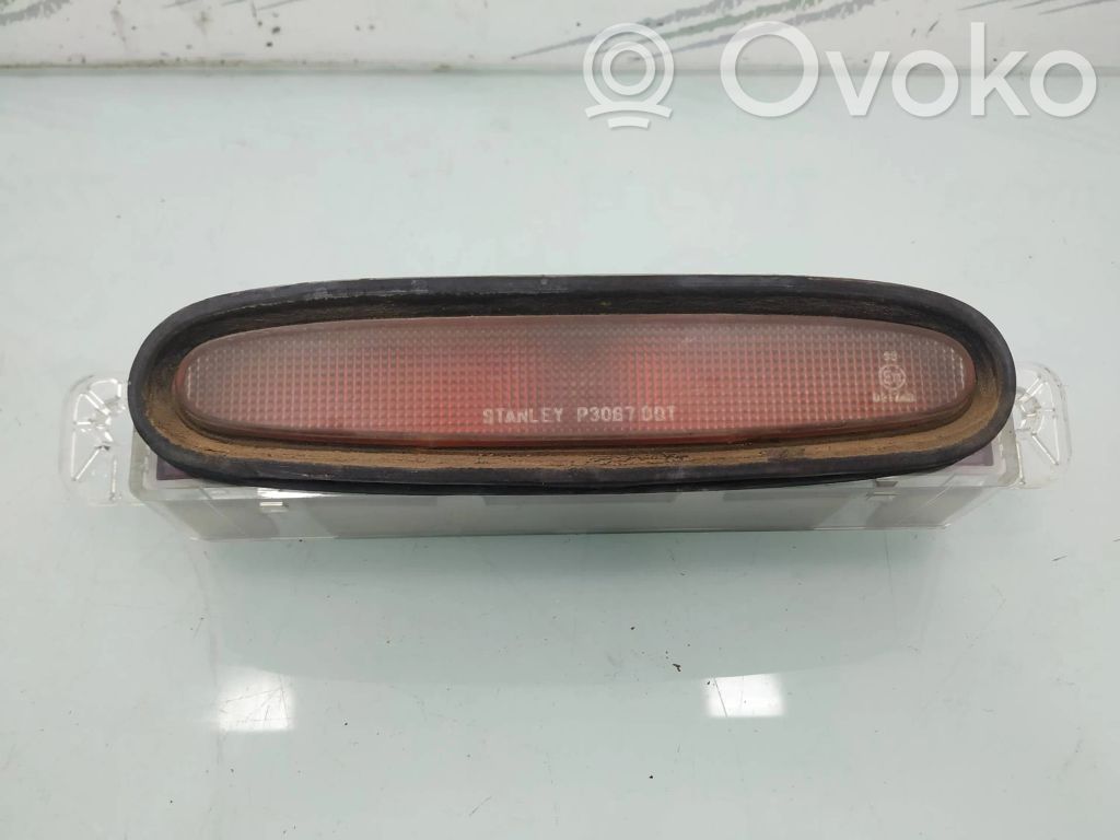 Third/center stoplight   BN8V51580