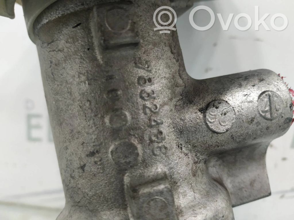 Steering rack   7832436