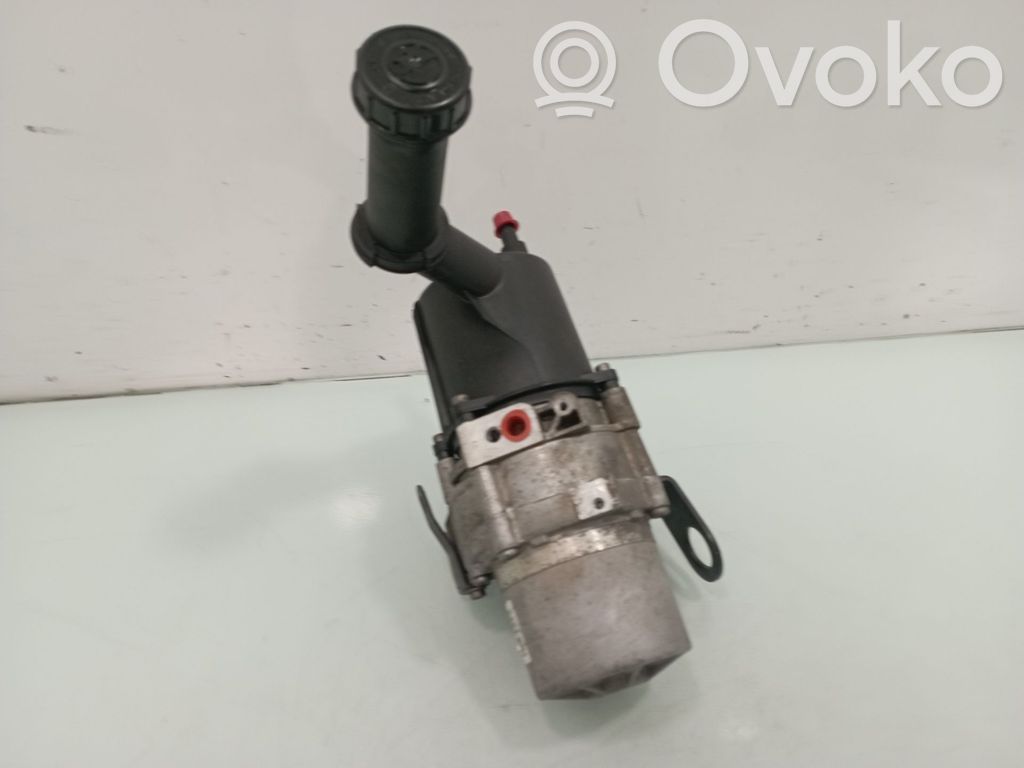 Citroen C4 I Ohjaustehostimen pumppu 