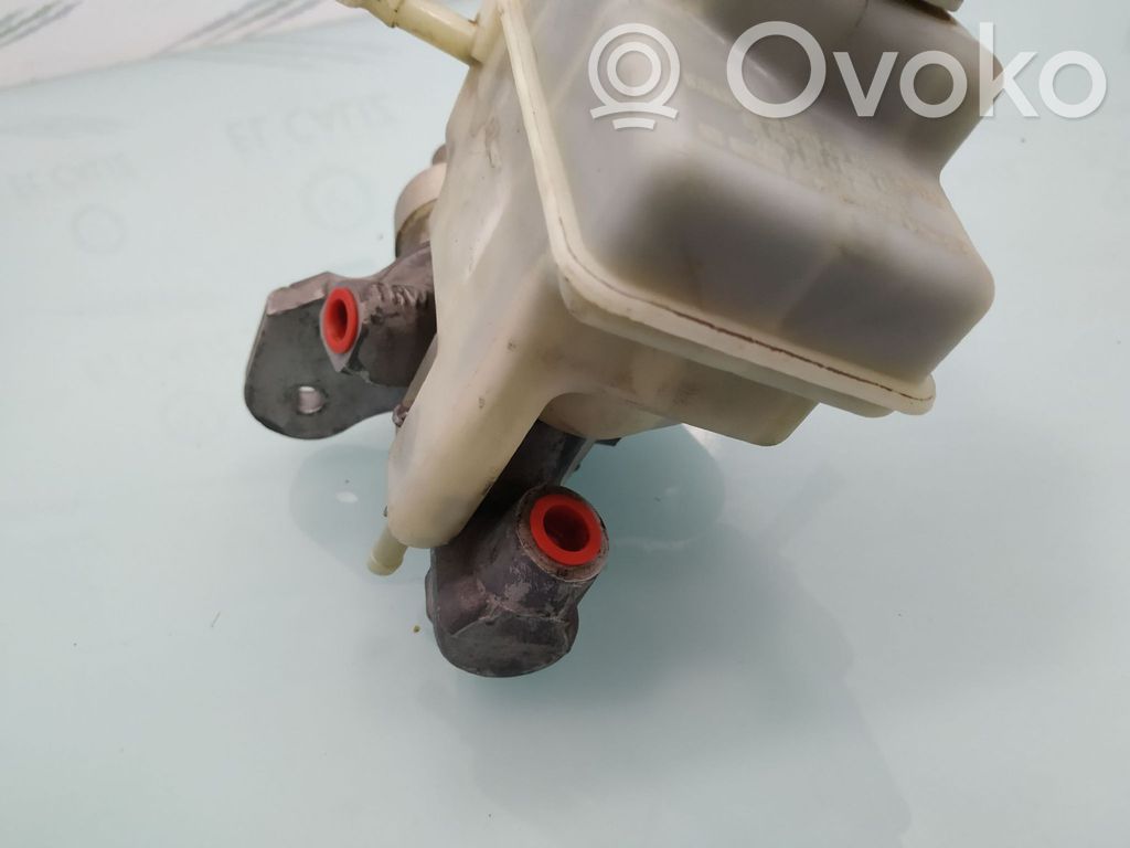 Master brake cylinder   32067150