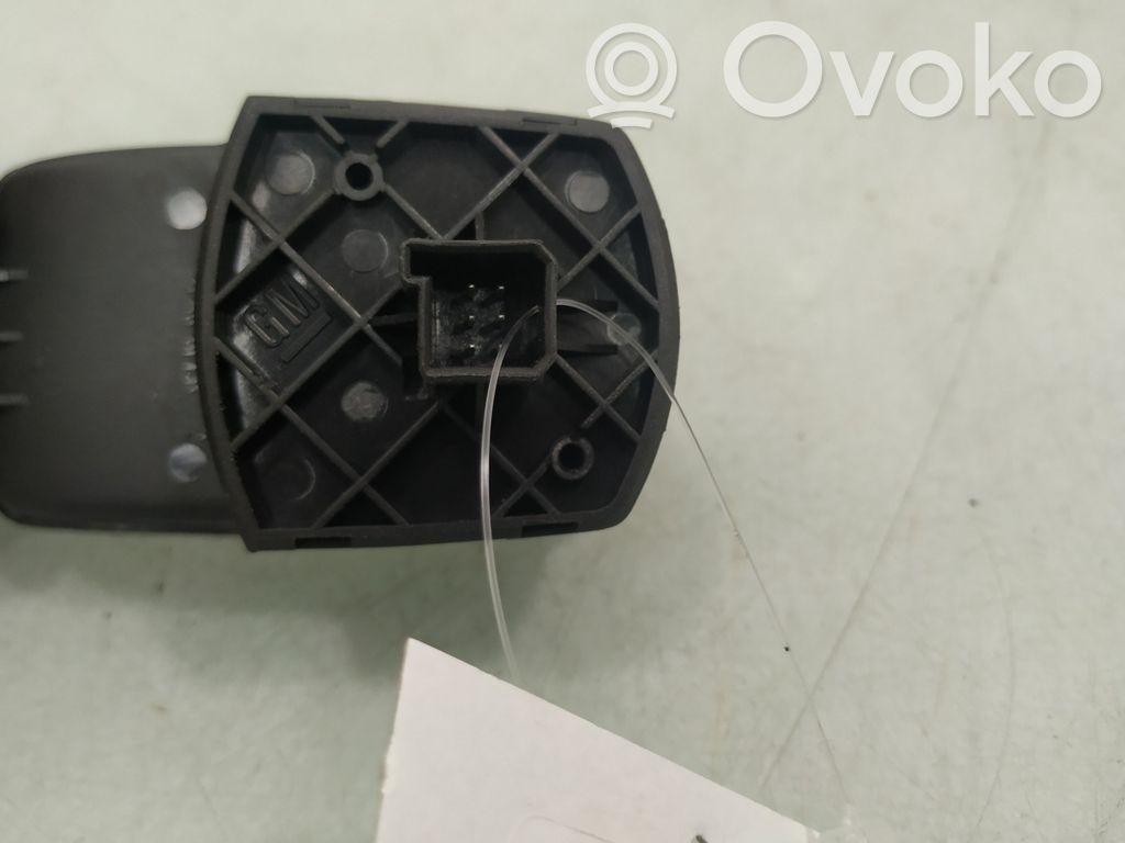 Electric window control switch   13206806RT