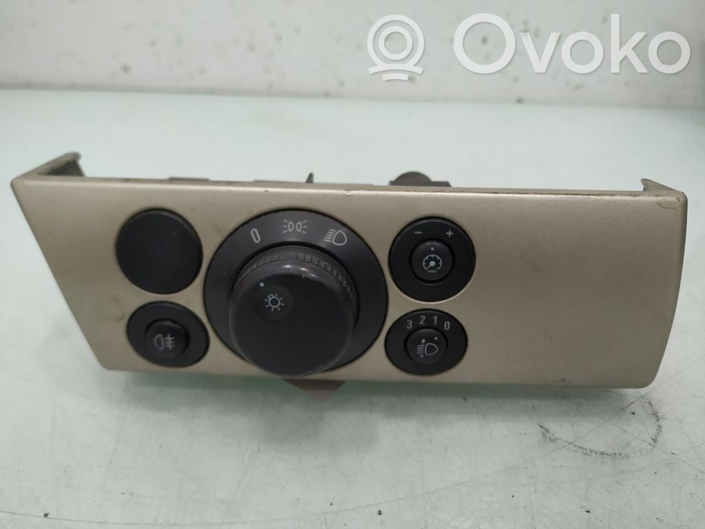 Opel Astra H Light switch 