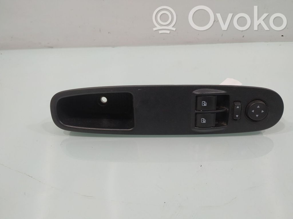 Fiat Punto (199) Electric window control switch 