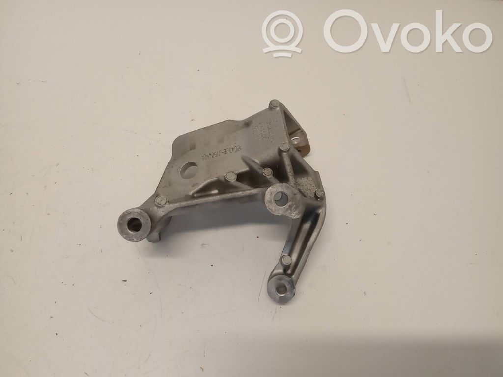 Engine mounting bracket   31480551