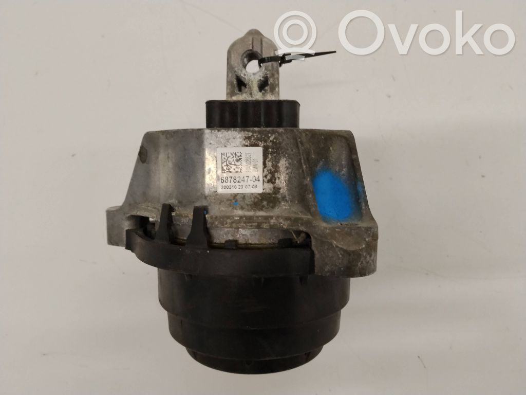 Engine mount bracket   6878247