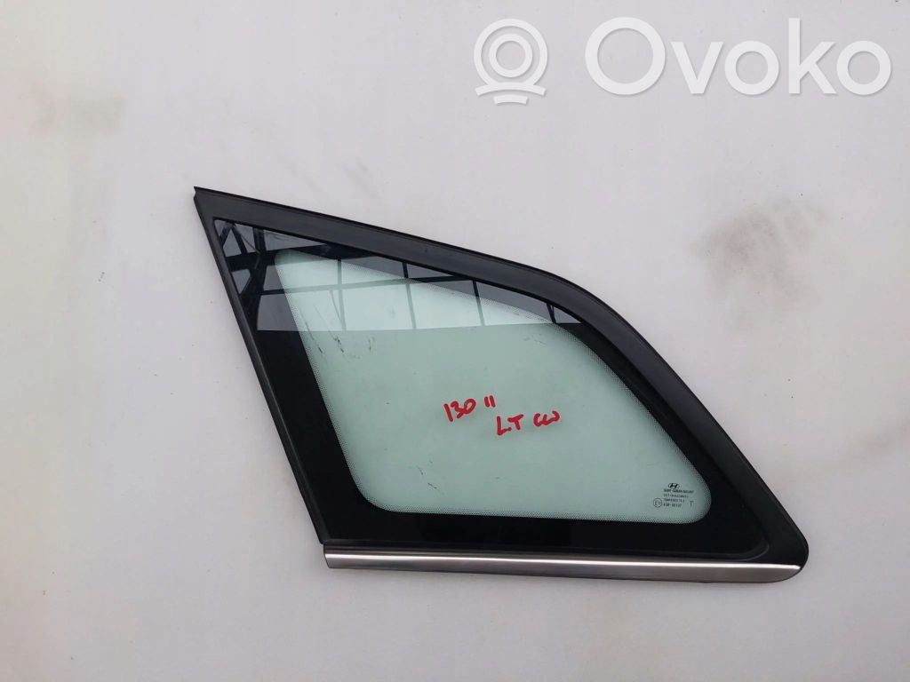 Ventanilla de ventilación de la puerta trasera   UYIDC623