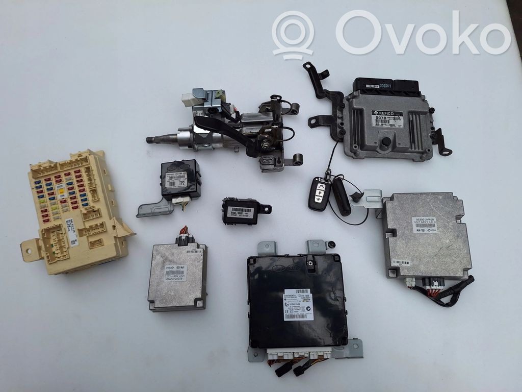 Hyundai Veloster Center console control module 