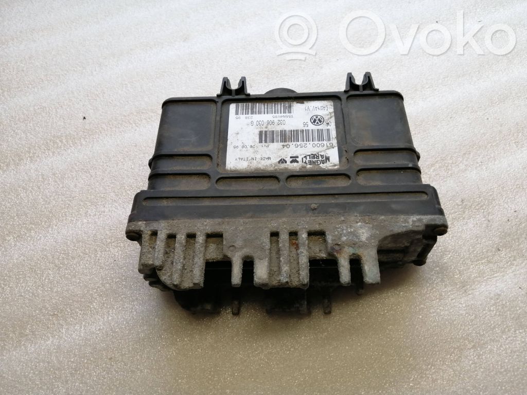 Volkswagen Golf III Engine control unit/module 