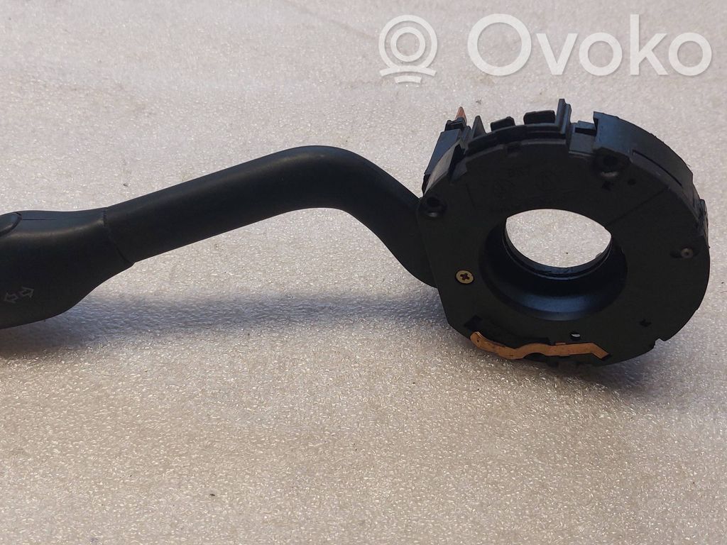 Volkswagen PASSAT B4 Indicator stalk 