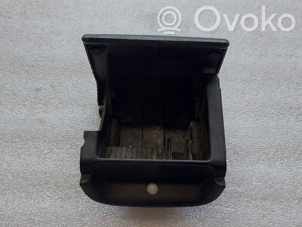 Volkswagen Golf III Aschenbecher hinten 