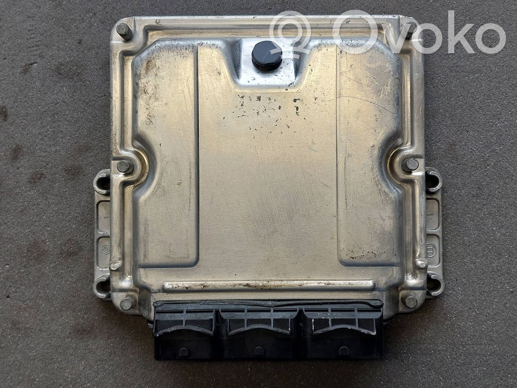 Renault Master II Engine control unit/module 