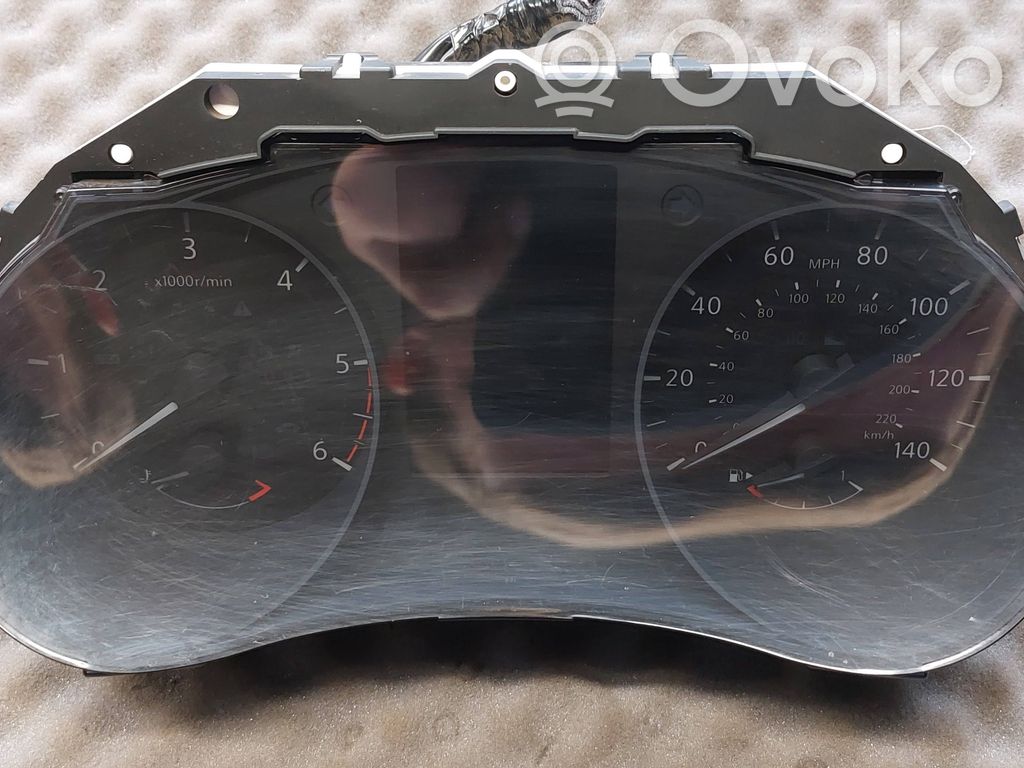 Nissan X-Trail T32 Speedometer (instrument cluster) 