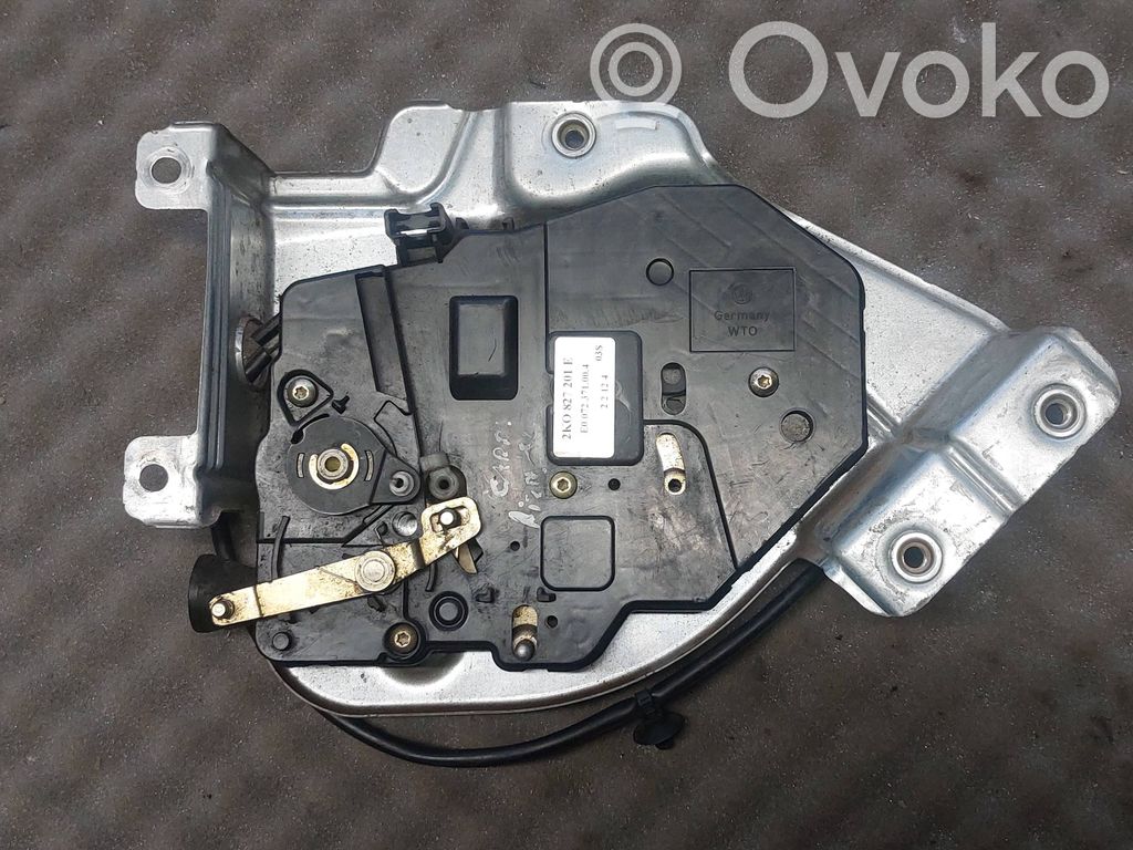 Volkswagen Caddy Rear door lock 
