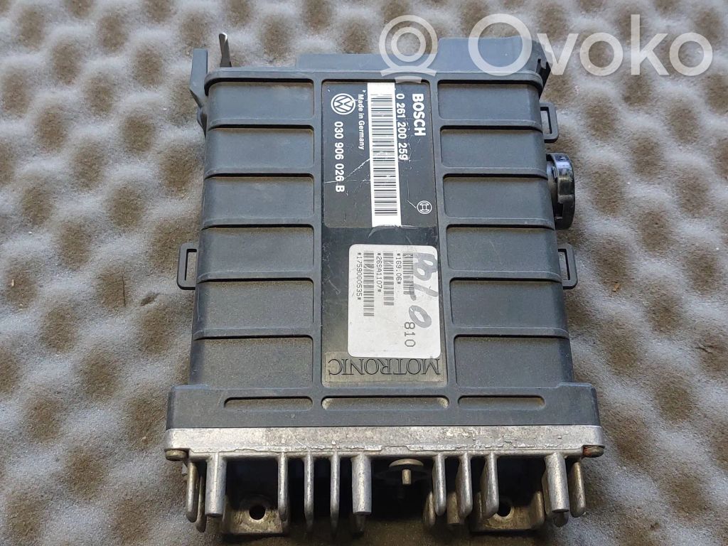 Volkswagen Polo II 86C 2F Engine control unit/module 