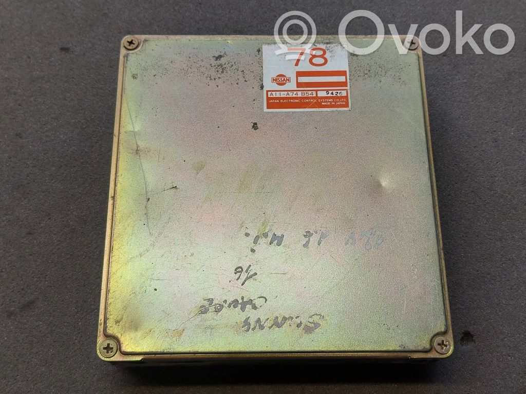 Nissan Sunny Engine control unit/module 
