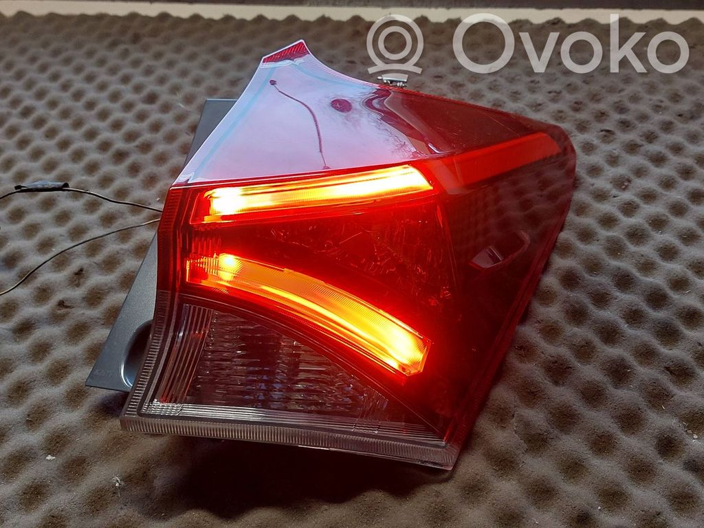 Toyota Auris E180 Rear/tail lights 