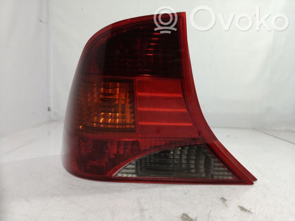 Ford Focus Задний фонарь в кузове 