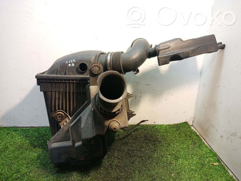 BMW 7 E65 E66 Air filter box 