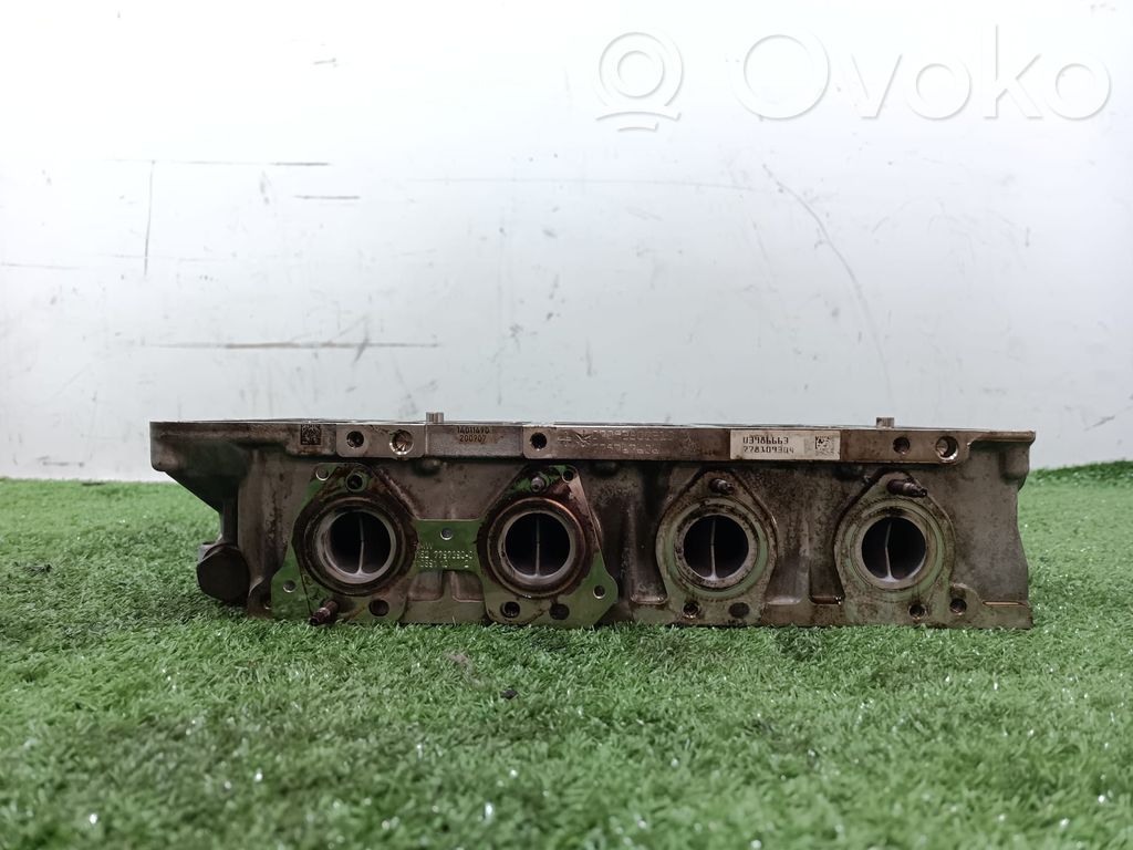 BMW 1 E81 E87 Engine head 